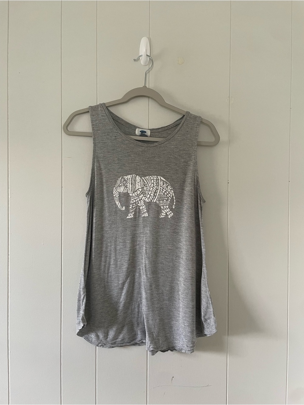 Old Navy Women’s Medium Gray Elephant Graphic Sleeveless Tank Top